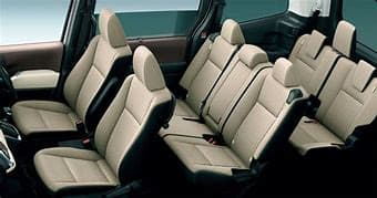 Toyota Noah variant 1