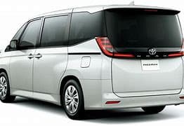 Toyota Noah variant 2
