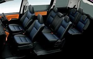 Toyota Voxy variant 1